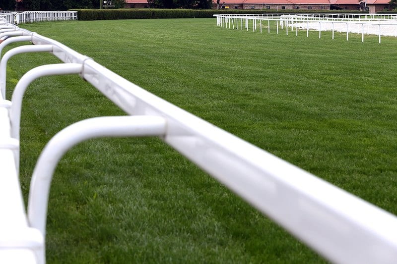 Featured Post Image - Racing Pundits & Commentators